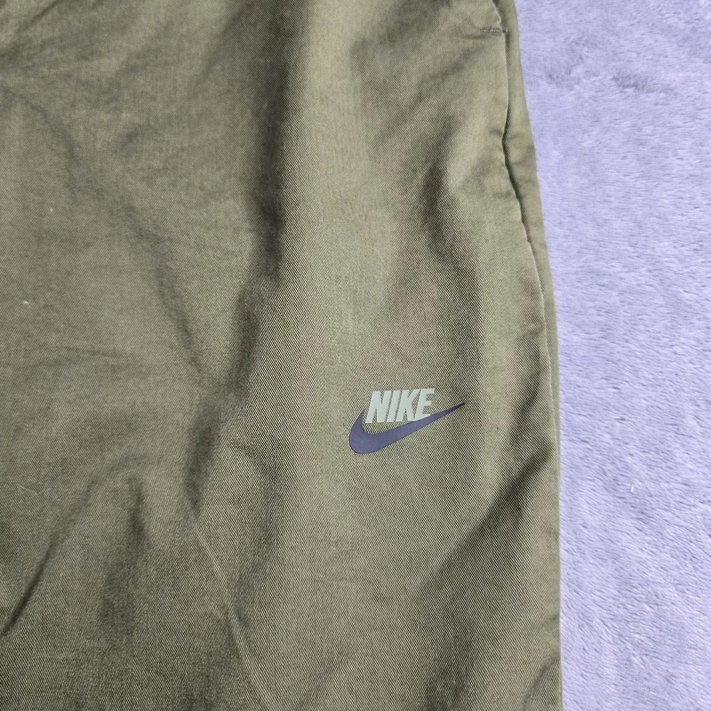 Nike Sportswear Essentials Unlined Cropped Pants Mens 30 Medium Green 25